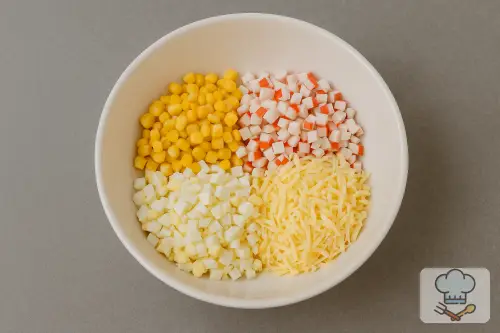 Фото 2-го шага: Рулет из лаваша с крабовыми палочками и кукурузой