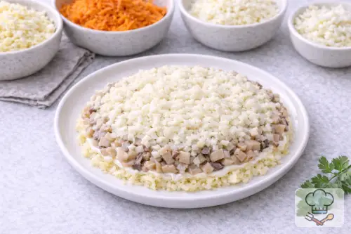 Фото 9-го шага: Селёдка под шубой классическая