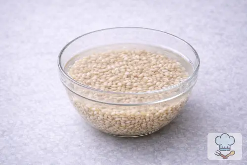 Фото 2-го шага: Рассольник с перловкой и солёными огурцами