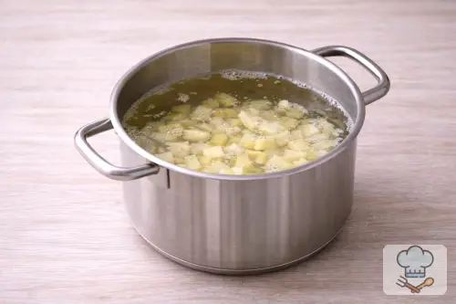 Фото 3-го шага: Солянка сборная с колбасой