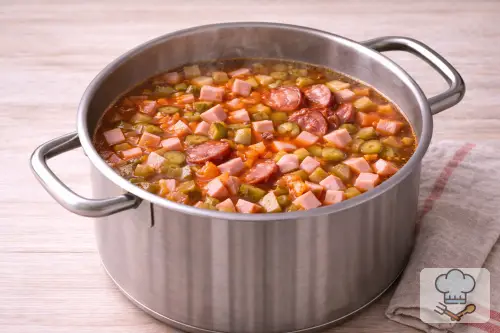 Фото 6-го шага: Солянка сборная с колбасой