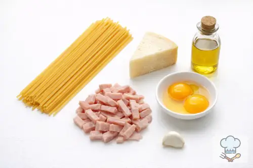 Фото 1-го шага: Паста карбонара классическая
