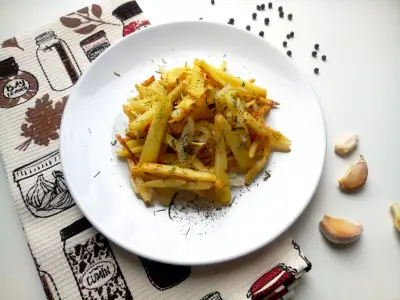 Картофель жареный на сковороде