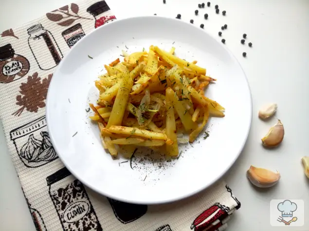 Фото 4-го шага: Картофель жареный на сковороде