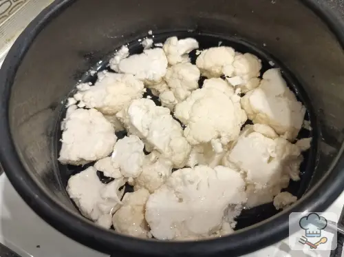 Фото 2-го шага: Цветная капуста в сливочно-сырном соусе с эдамаме