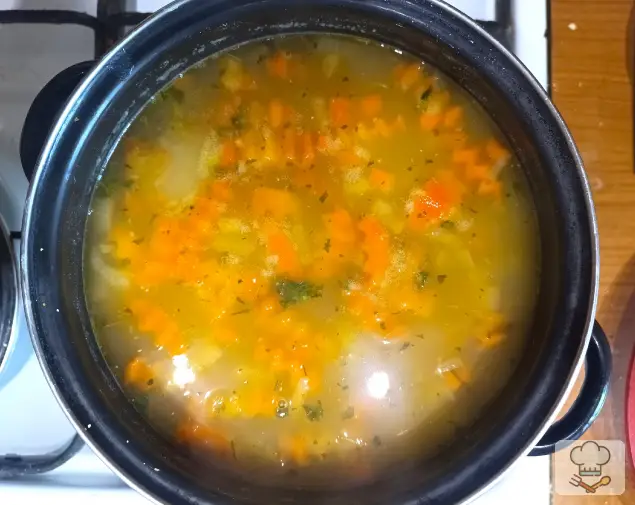 Фото 5-го шага: Гороховый суп с жареным беконом