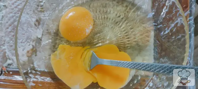 Фото 4-го шага: Куриные отбивные из филе грудки на сковороде