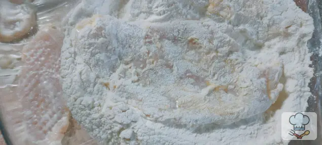 Фото 6-го шага: Куриные отбивные из филе грудки на сковороде